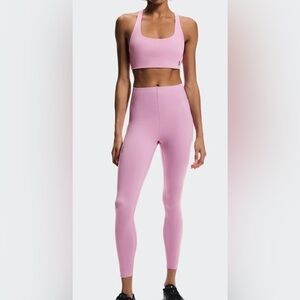 On Running Women's Pink Leggings (top and bottom/ 2 pieces)